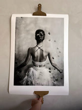 Ladda upp bild till gallerivisning, Exhale – det faktiska Studio Sale-exemplaret
