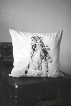 Ladda upp bild till gallerivisning, Samsara kuddfodral 50x50cm / 65x65cm - TOVE FRANK
